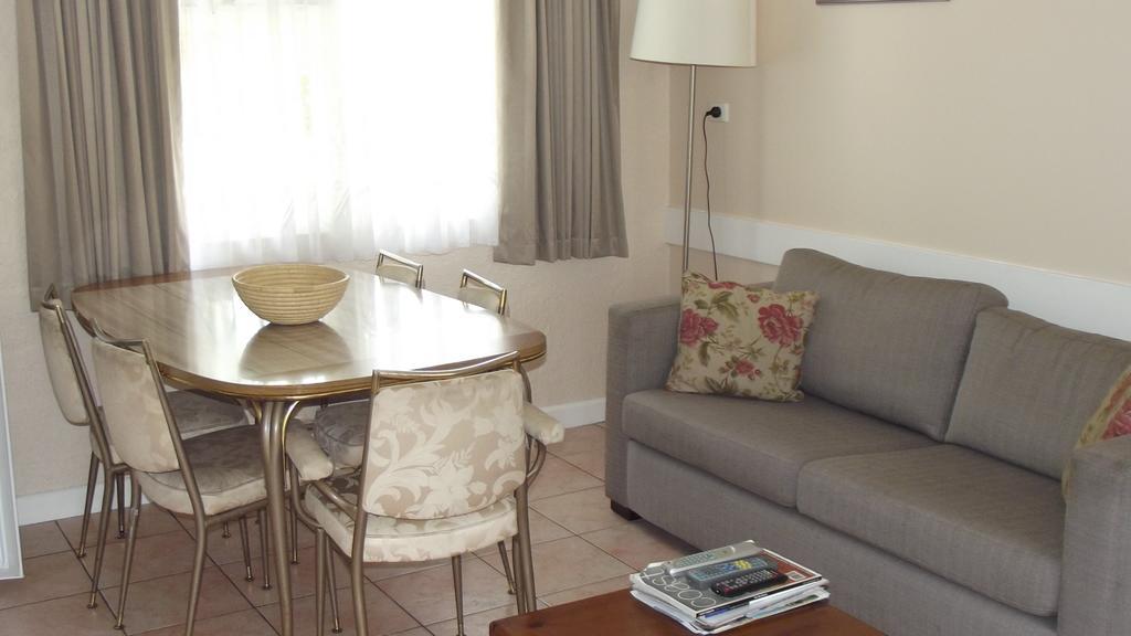 Lakes Entrance Holiday Units ภายนอก รูปภาพ