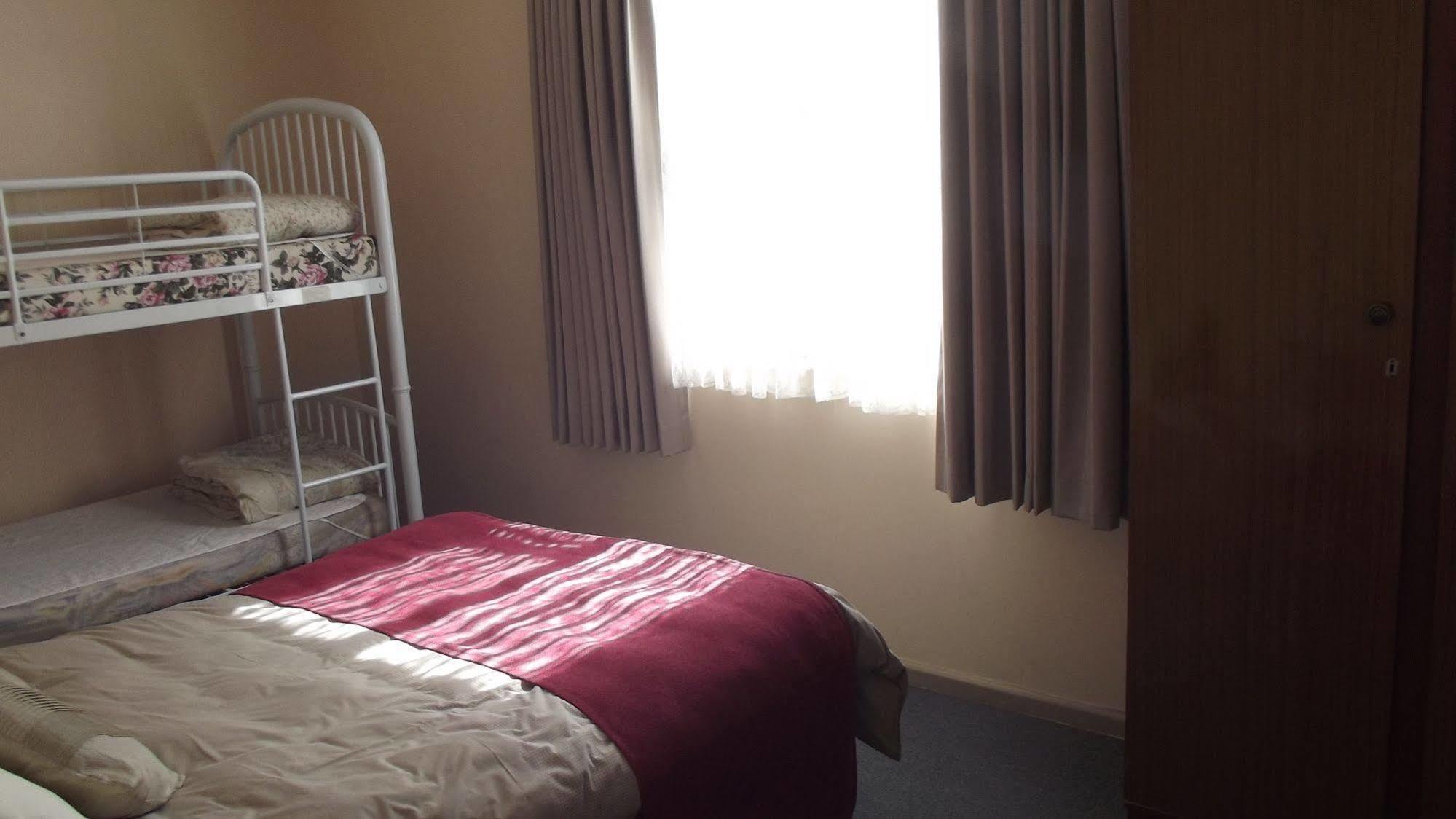 Lakes Entrance Holiday Units ภายนอก รูปภาพ