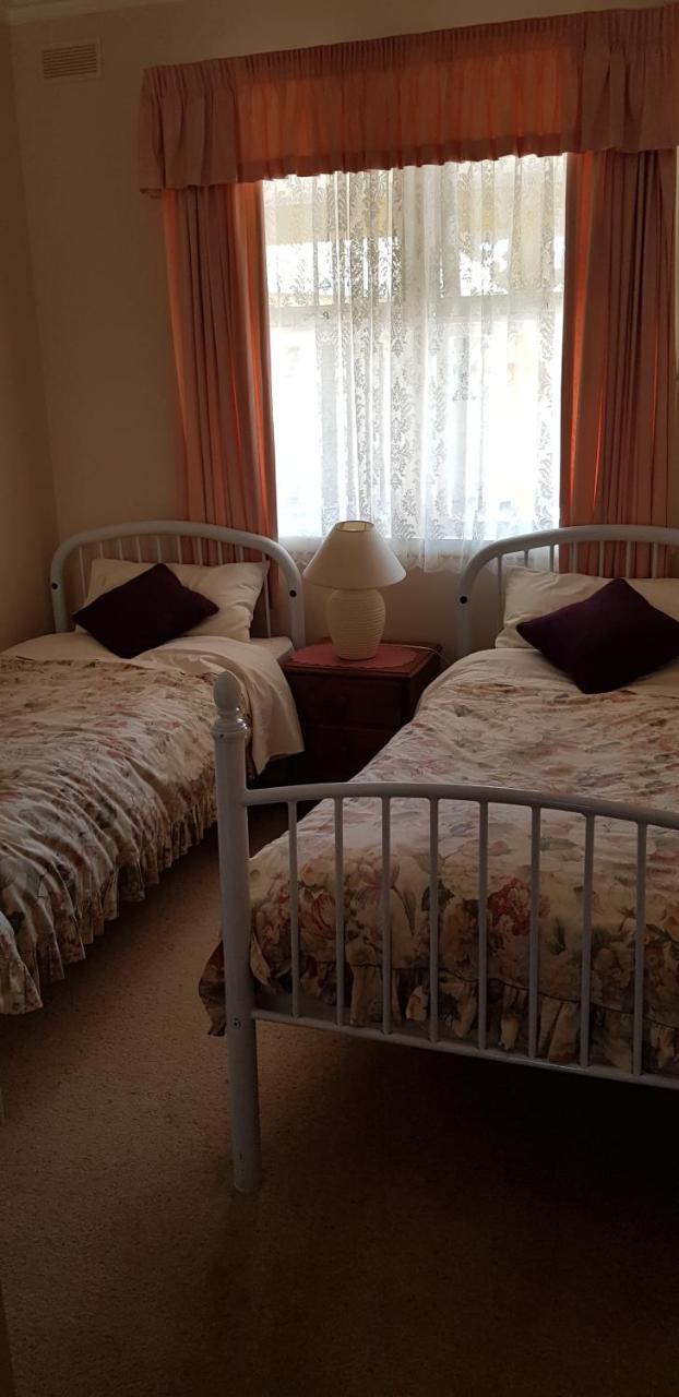 Lakes Entrance Holiday Units ภายนอก รูปภาพ
