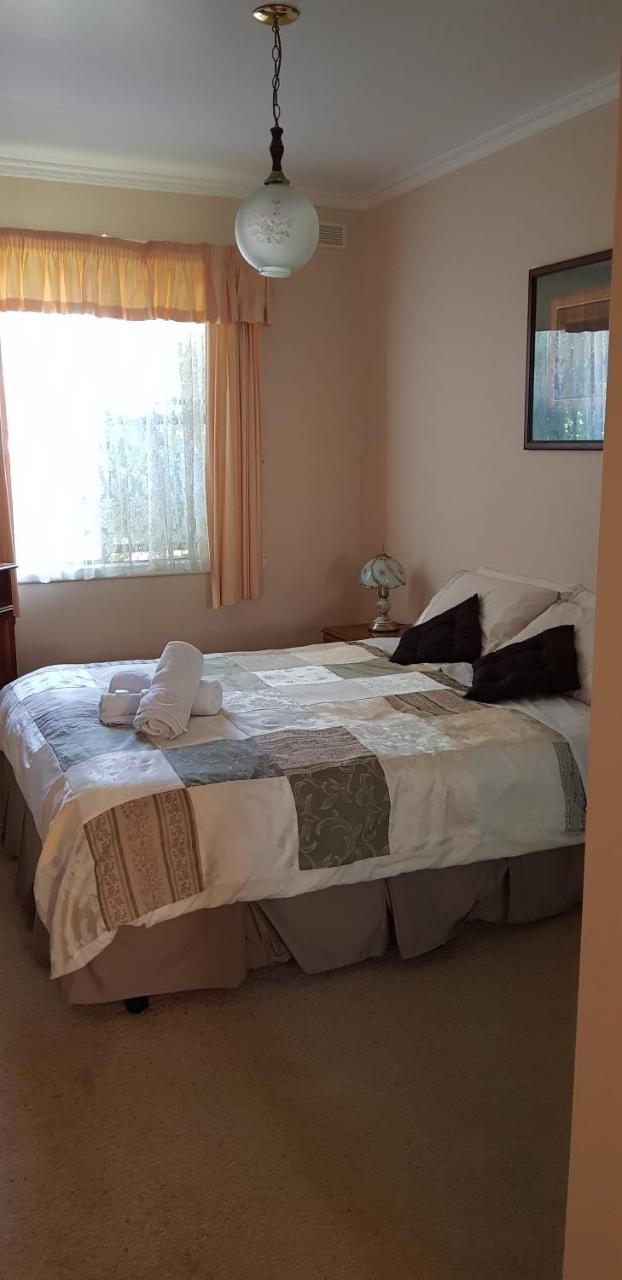 Lakes Entrance Holiday Units ภายนอก รูปภาพ